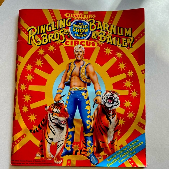 Ringling brothers Barnum, and Bailey Circus souvenir program - Picture 1 of 12